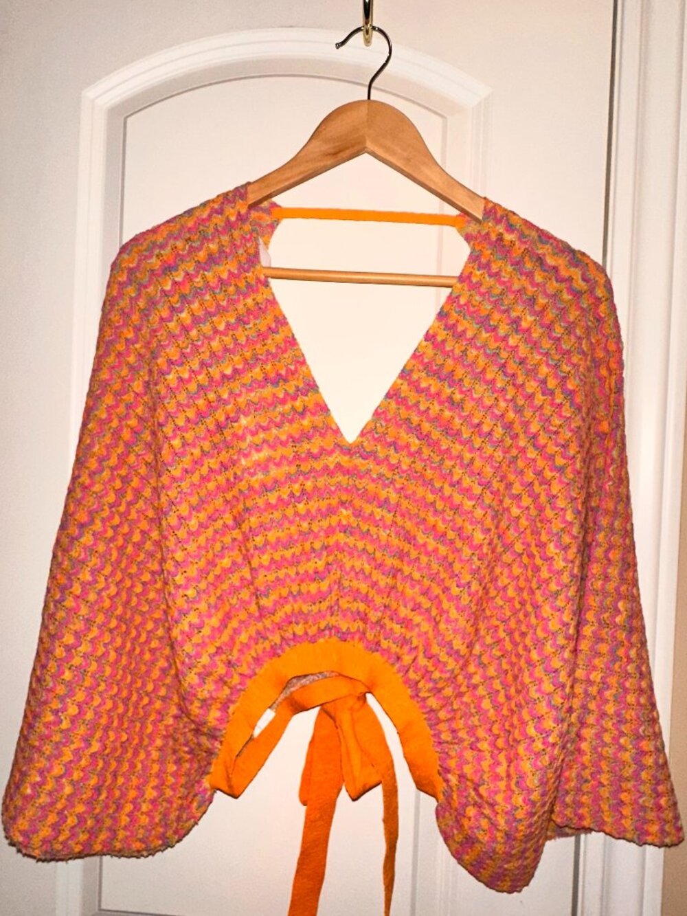 Batwing Relaxed Fit Ribbon Back Tie MNG/Mango Crop Top - Size Small